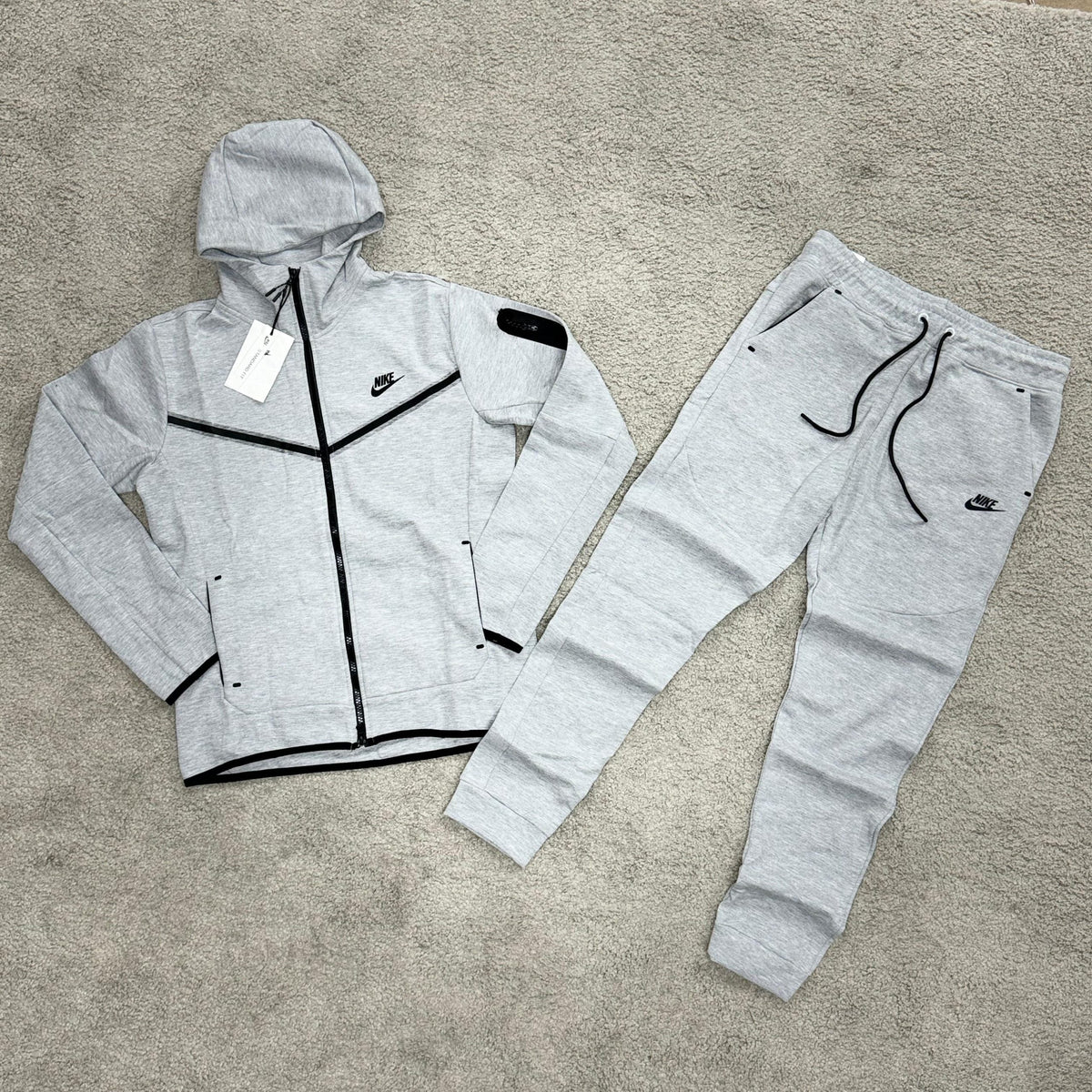 Chandal Nike Tech Fleece Gris