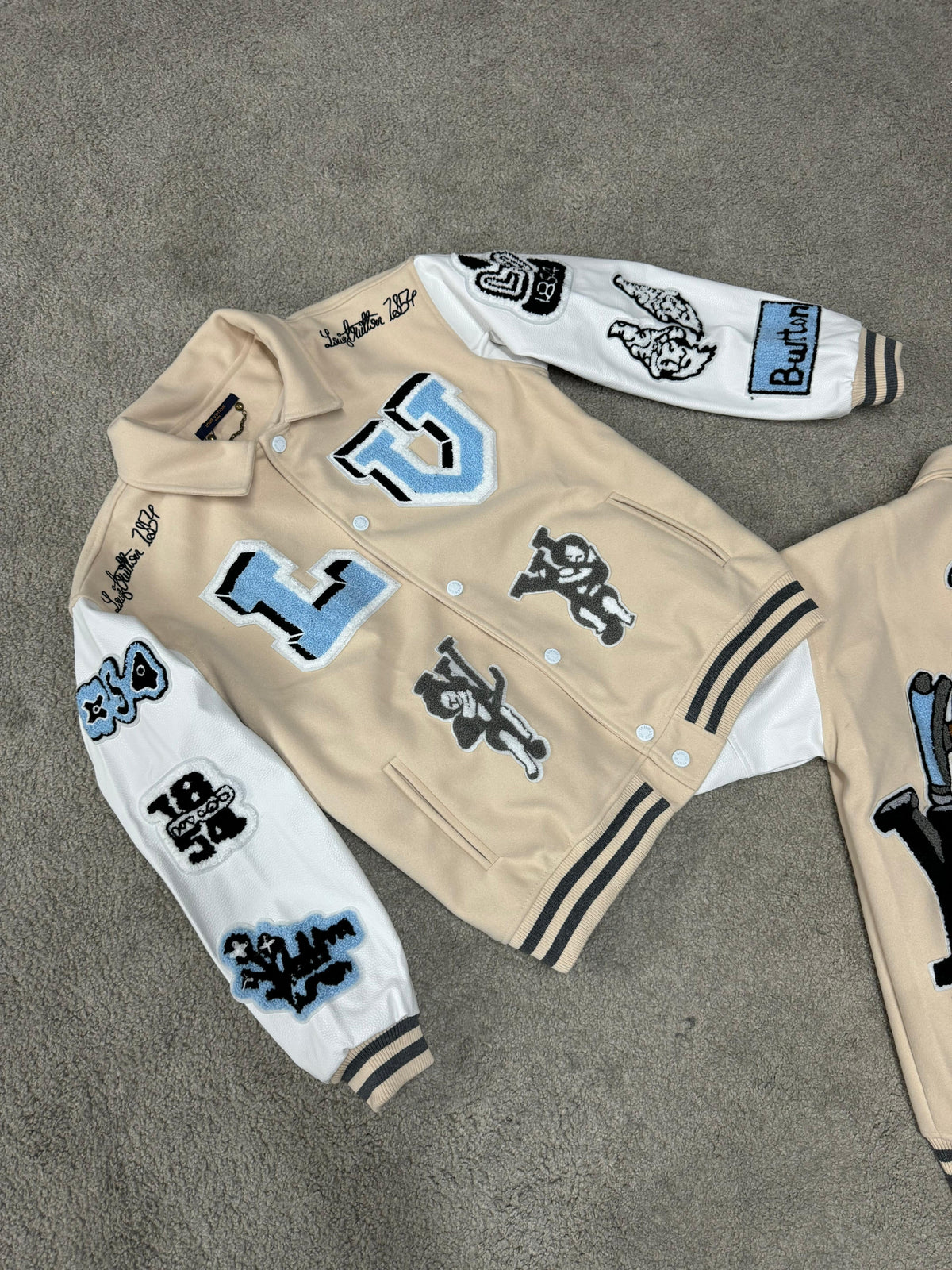 CHAQUETA LOUIS VUITTON CREMA MAX calidad