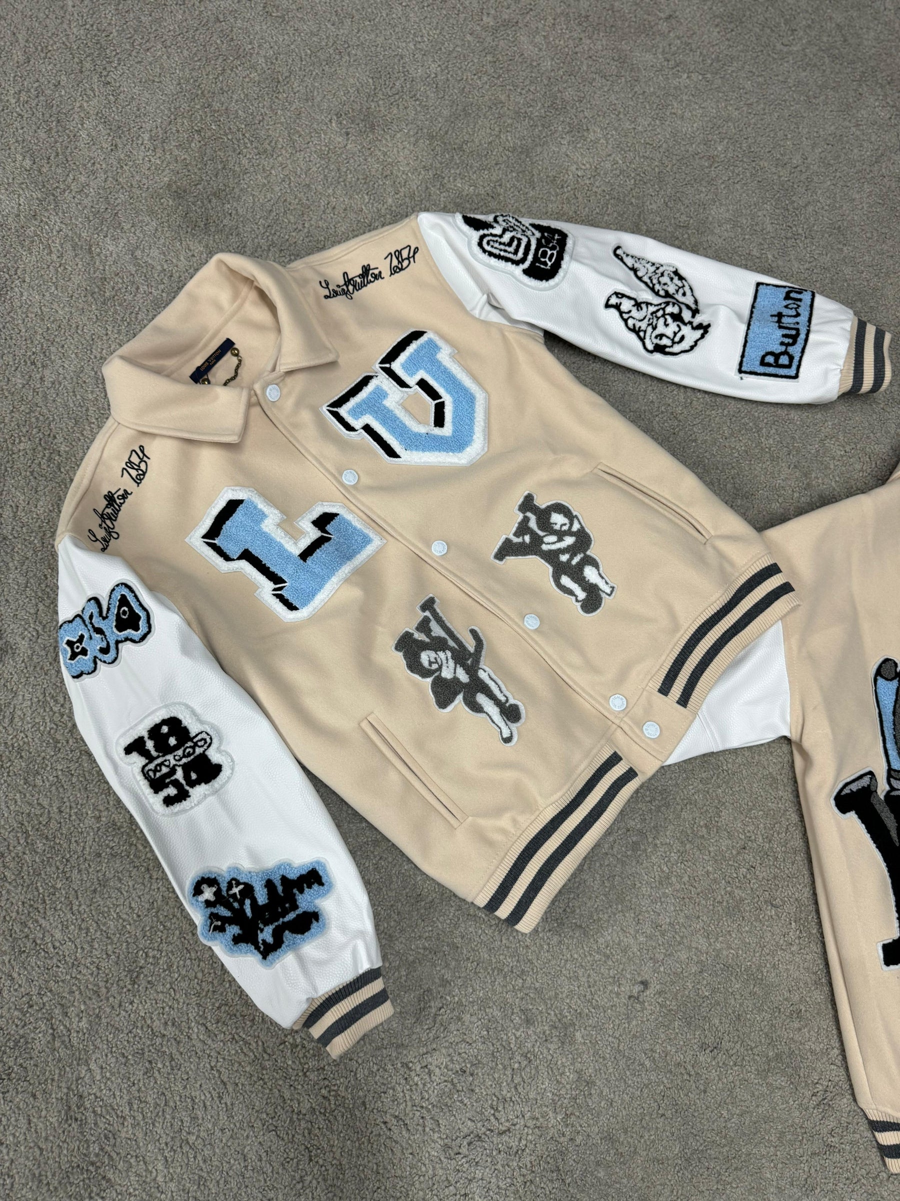 CHAQUETA LOUIS VUITTON CREMA MAX calidad