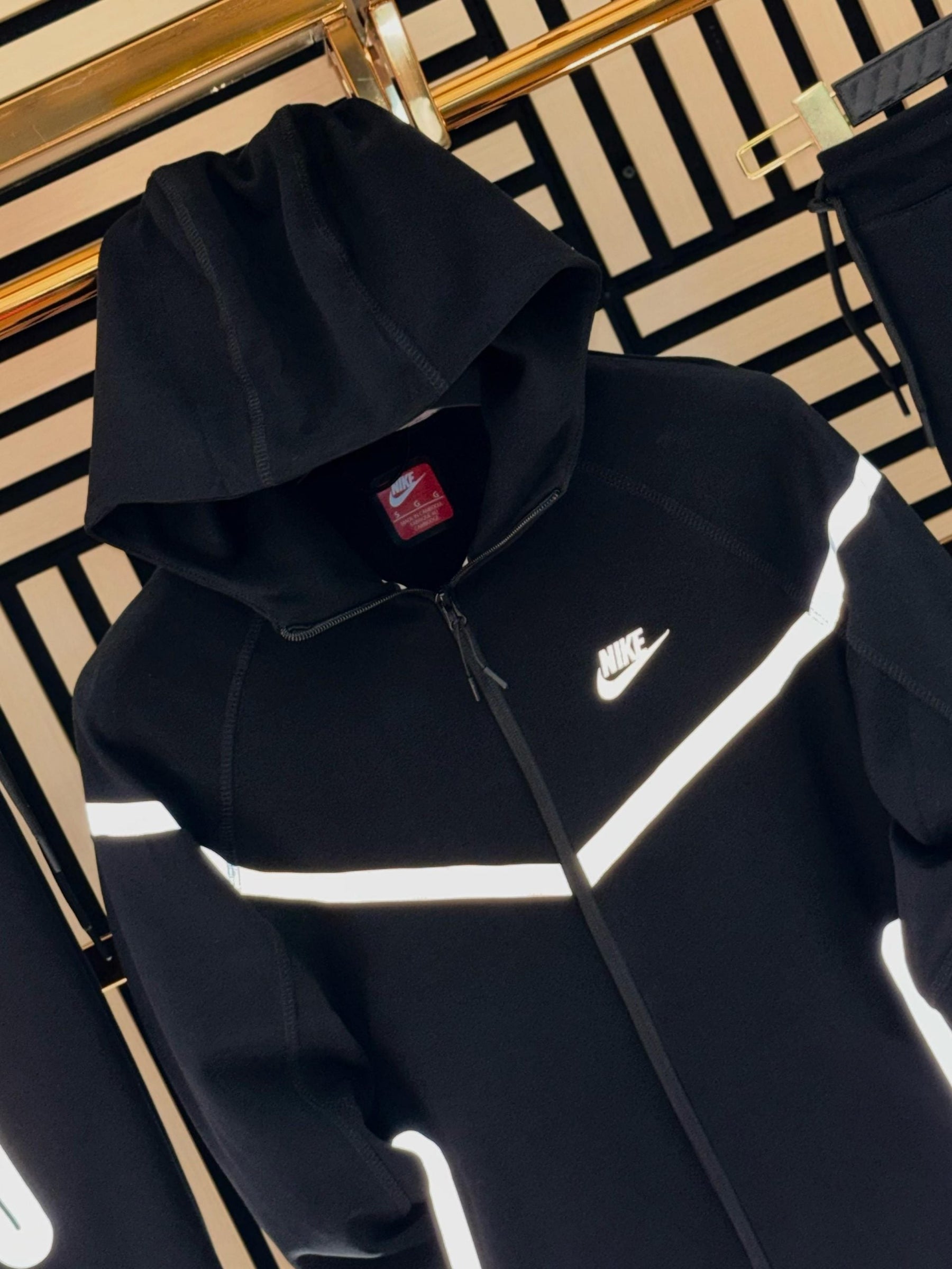 Chandal Nike Tech Fleece Negro Reflectante