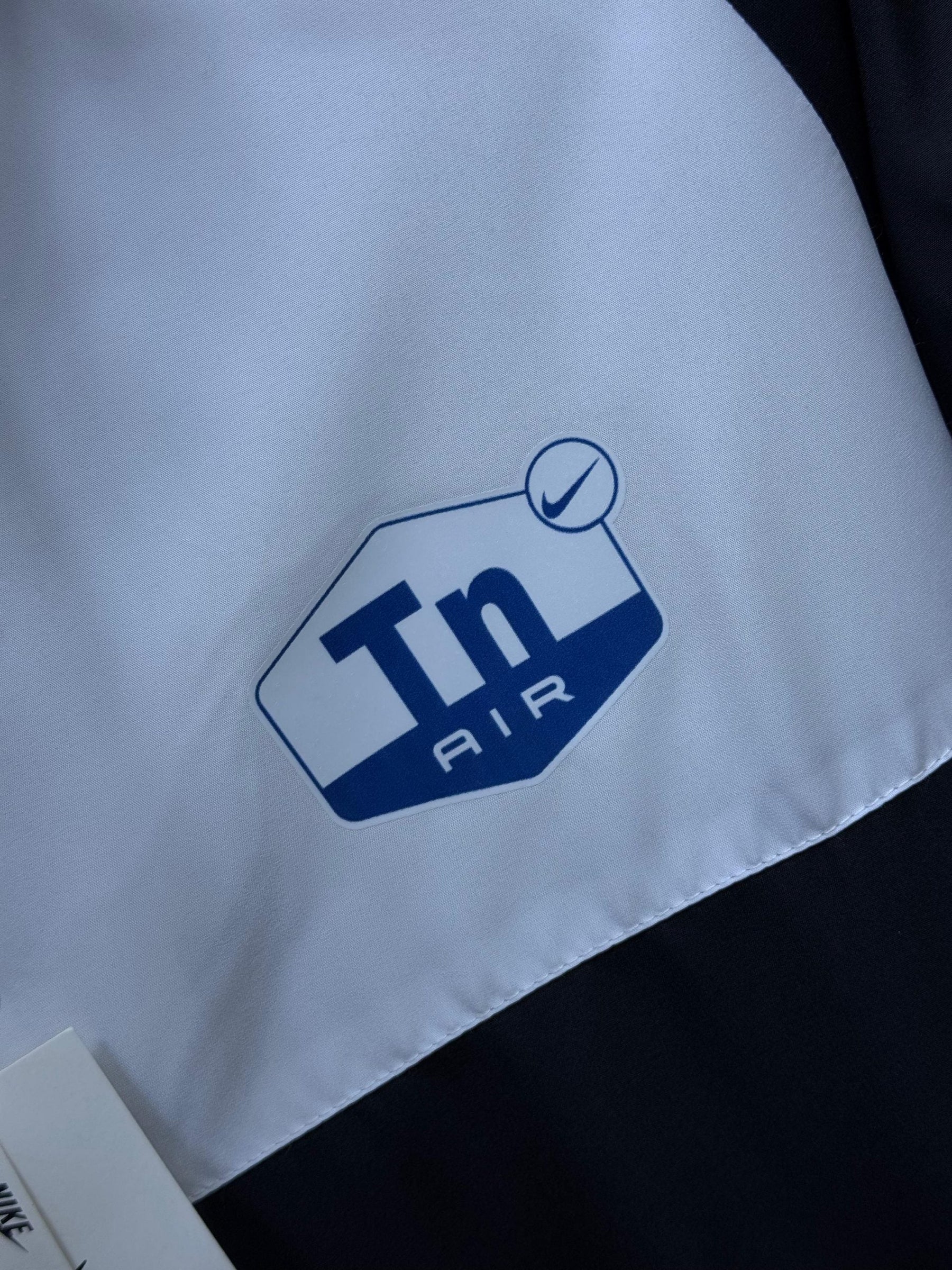 Chandal nike TN negro y blanco