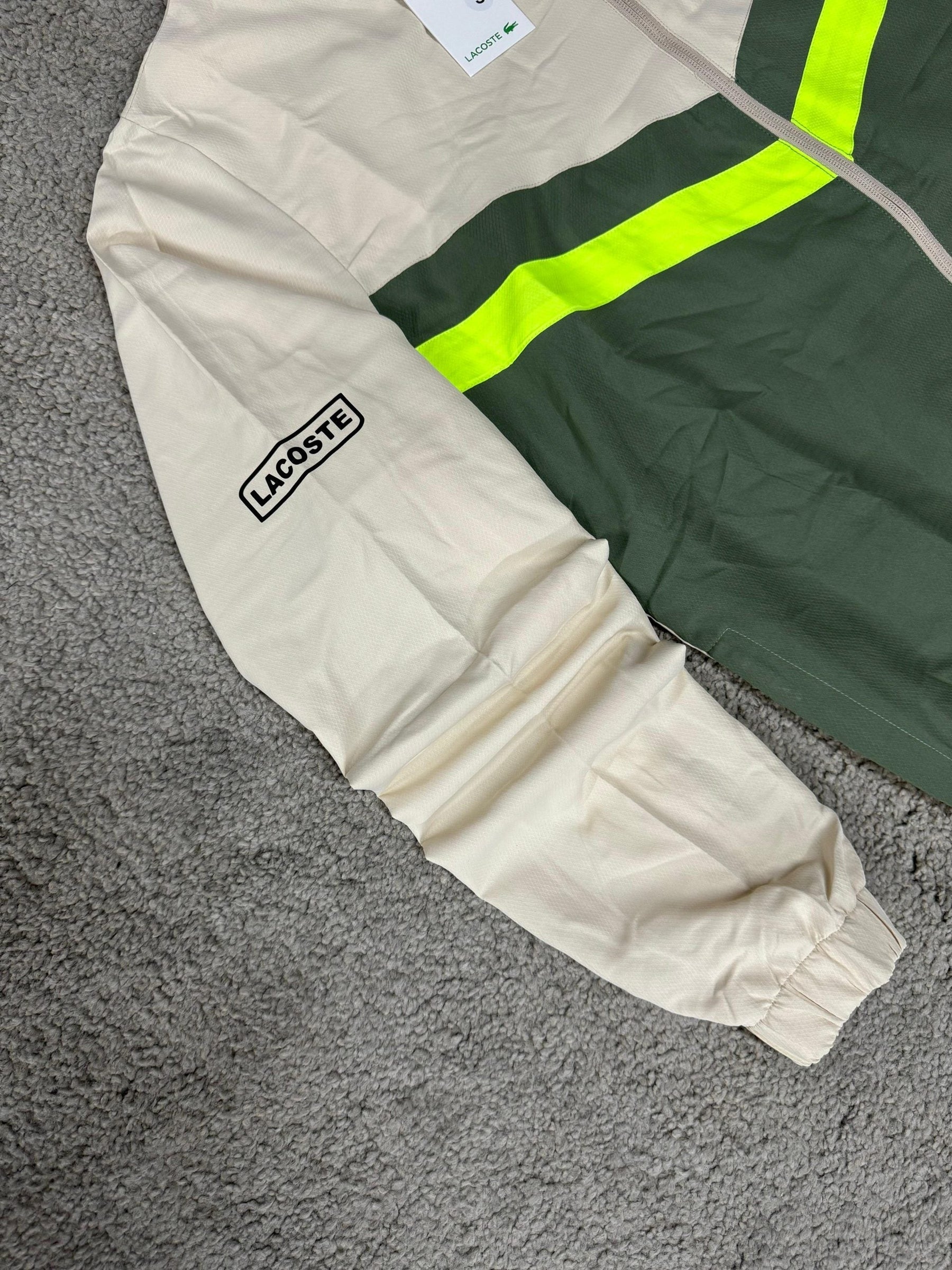 Chandal LACOSTE verde-crema