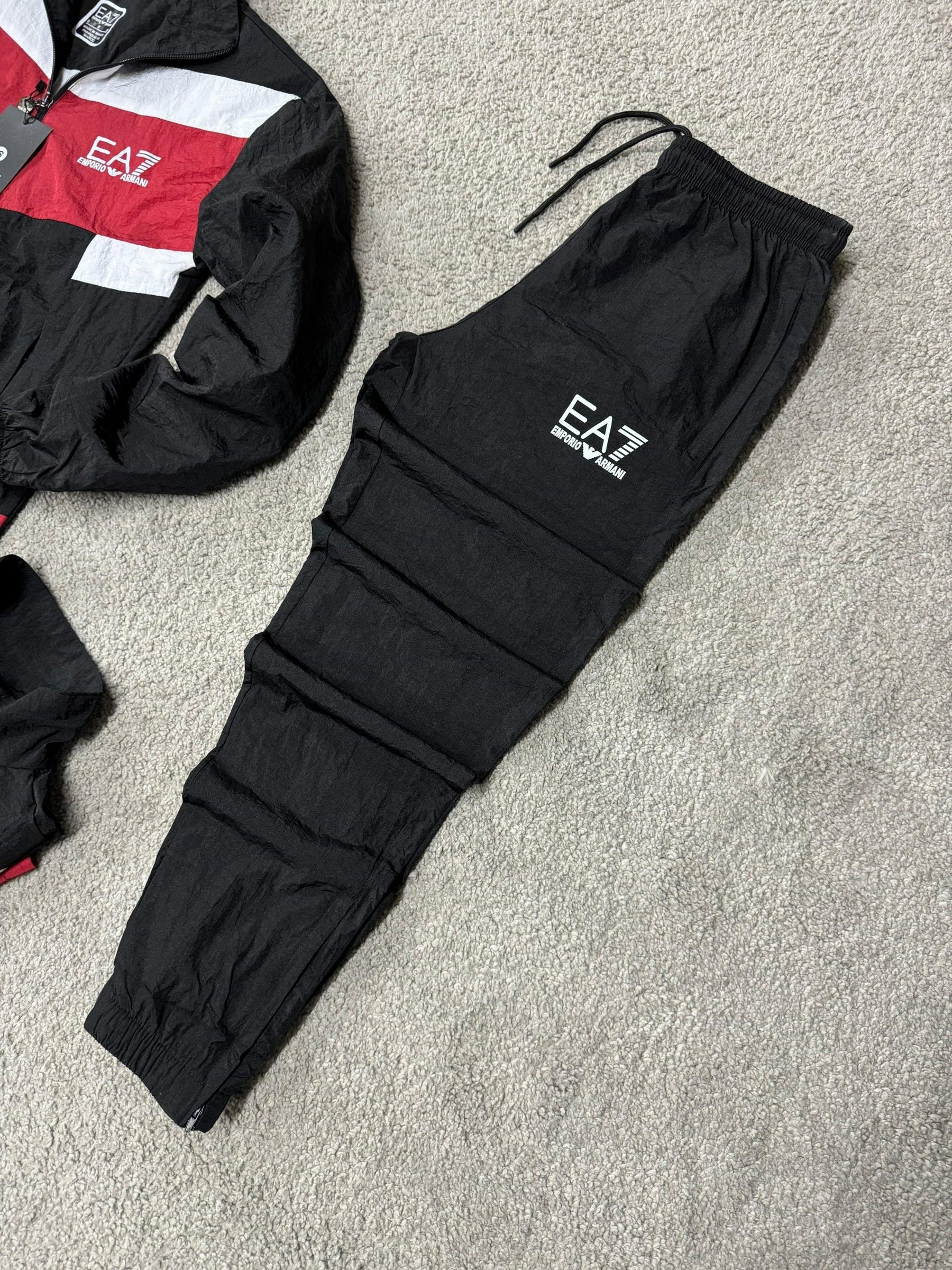 Chandal EMPORIO ARMANI negro y rojo