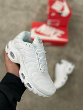 NIKE TN BLANCAS